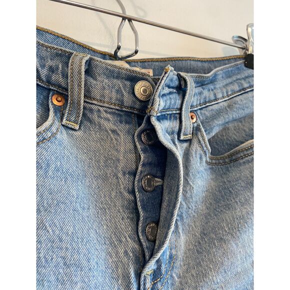 Levi's Classic Wedgie Shorts Women's size 27 Light Wash BUTTON FLY - Picture 4 of 4